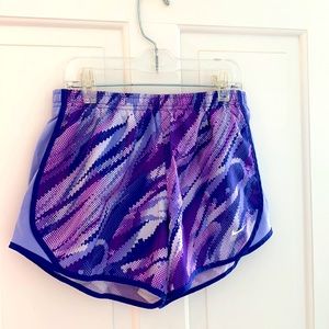 Nike girls L purple tempo shorts